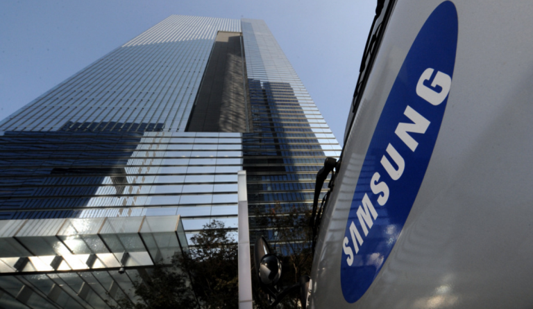 Samsung: Σχεδιάζει να πουλήσει 320 εκατομμύρια τηλέφωνα το 2018