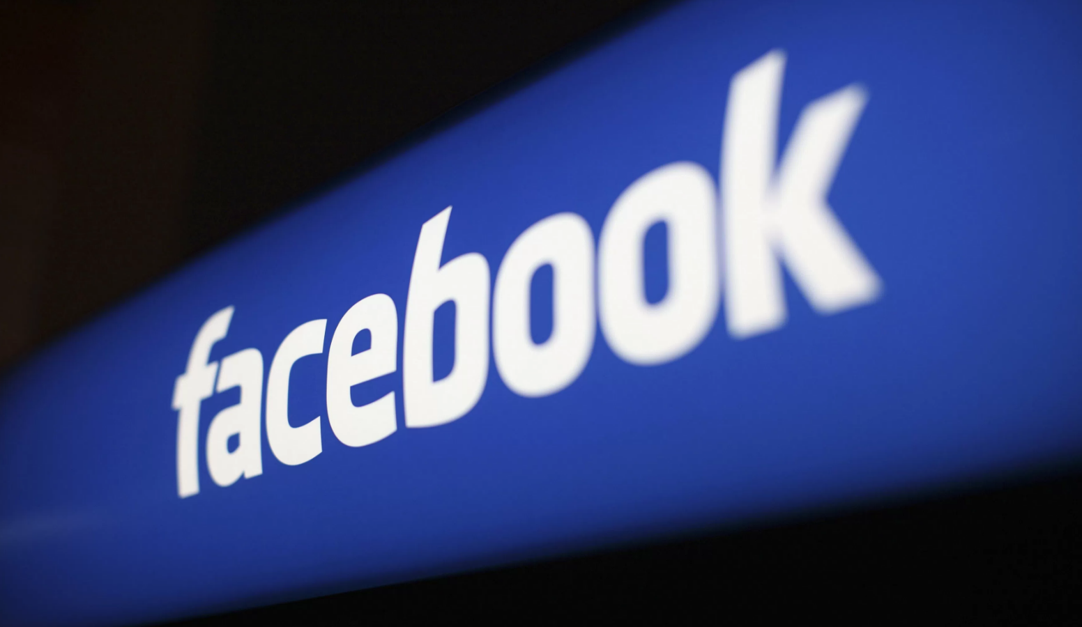 Σε δεινή θέση το Facebook πλέον – “Γκρεμίζεται” η μετοχή του