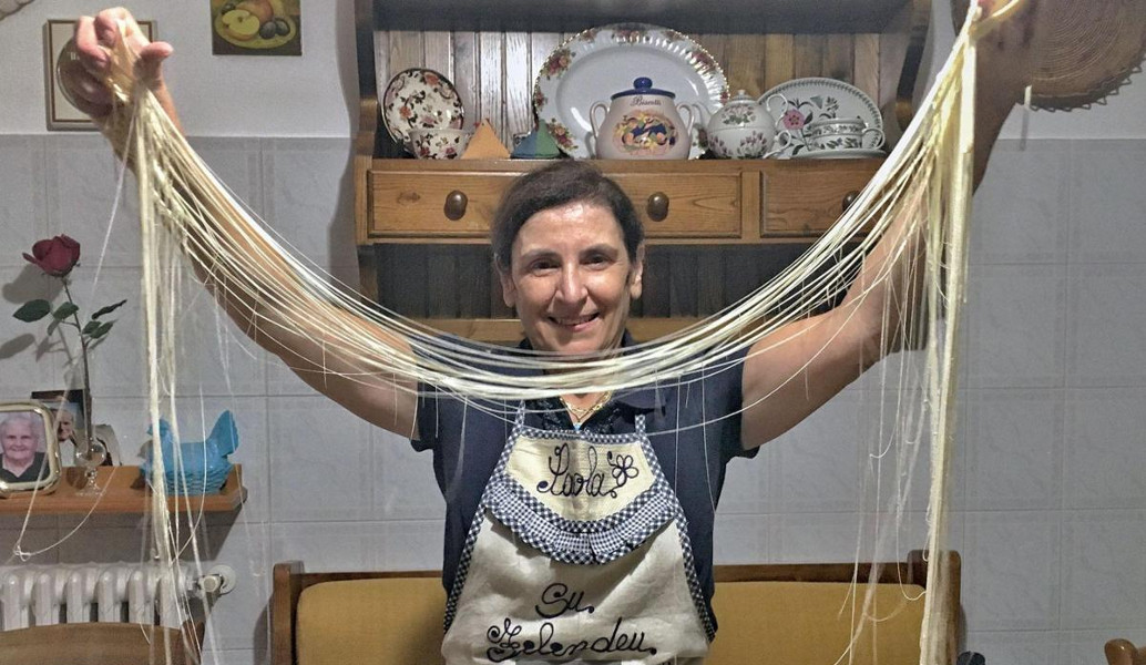 Τα πιο σπάνια ζυμαρικά στον κόσμο φτιάχνονται στη Σαρδηνία (vid)