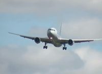 Εκτακτη προσγείωση για πτήση της American Airlines (vid)