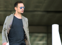 Ντέμης Νικολαΐδης: θύμα ληστείας – Αφαίρεσαν κοσμήματα και τιμαλφή μεγάλης αξίας