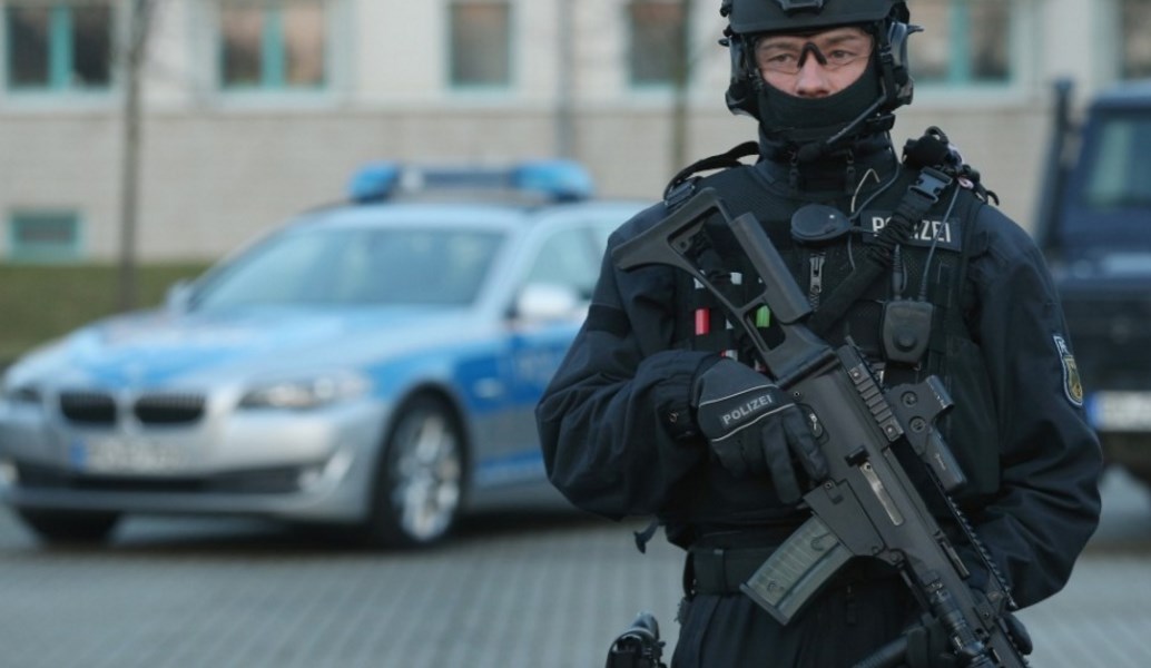 Γερμανία: Σε διαθεσιμότητα αστυνομικοί που χαιρετούσαν ναζιστικά