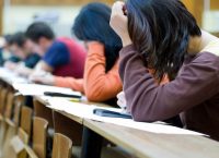 Αλληλεγγύη: Το “κλειδί” στο άγχος των εξετάσεων