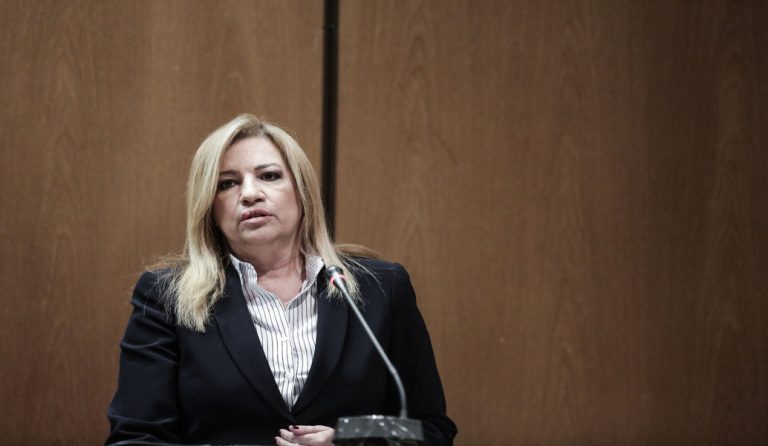 Φώφη Γεννηματά: “Μια κυβέρνηση χαμένη στους μεσάζοντες”