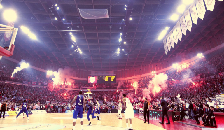 Παροξυσμός στον κόσμο του Ολυμπιακού για το Final Four