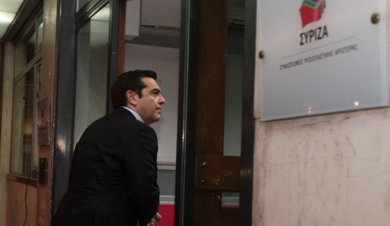 Μήνυμα ΣΥΡΙΖΑ προς ΔΝΤ: Χωρίς λύση για το χρέος, δεν εφαρμόζουμε τα μέτρα