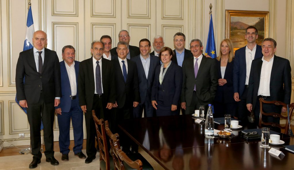 Τσίπρας σε περιφερειάρχες: Ελάτε να σχεδιάσουμε μαζί την επόμενη μέρα