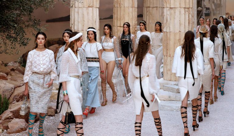 H Chanel εμπνεύστηκε από την Αρχαία Ελλάδα – Μοντέλα σαν αρχαίες θεές (pics)