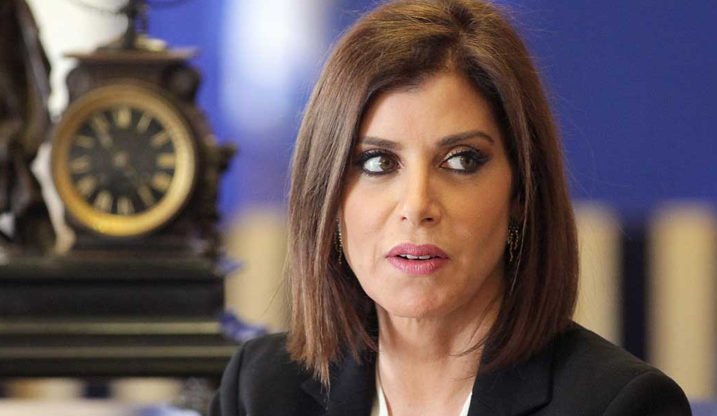Ασημακοπούλου: “Η κυβέρνηση θα υπογράψει ο,τιδήποτε για να μείνει στην εξουσία”