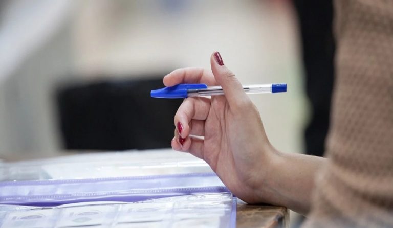 Προσλήψεις μόνιμων και εποχικών υπαλλήλων στο Δημόσιο μέχρι τέλος Ιουλίου