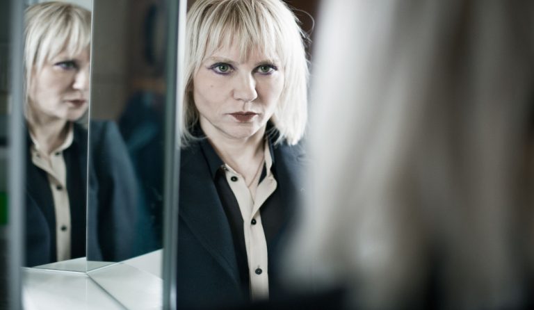 Σε δίκη  για ρατσιστικά σχόλια η Σώτη Τριανταφύλλου – Τι απαντά η ίδια