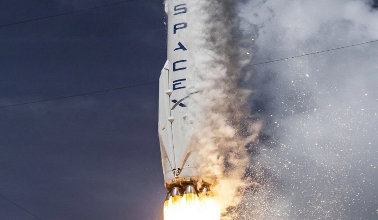 SpaceX: Παροχή broadband Ίντερνετ από το διάστημα ως το 2024