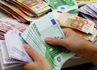 Ευρωπαίος αξιωματούχος κάνει λόγο για ρύθμιση στις ασφαλιστικές εισφορές