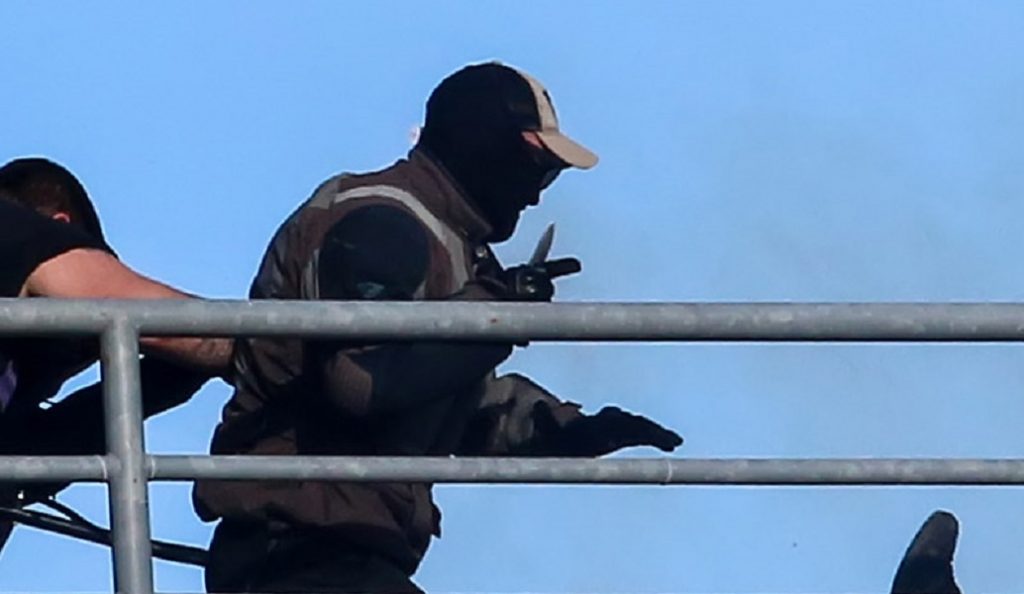 Ξέφυγε η κατάσταση στην Πάτρα με τα οπαδικά – Επίθεση με μαχαίρι