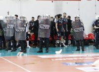 Η στιγμή που τα αντικείμενα στο Ρέντη πέφτουν “βροχή” (vid)