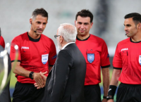 Εύσημα του παρατηρητή σε Κομίνη