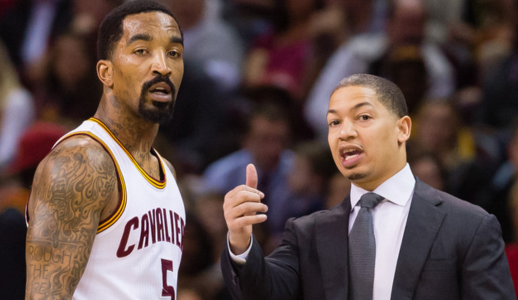 Πρόστιμο σε Τζέι Αρ Σμιθ επειδή “έφαγε”… προσποίηση