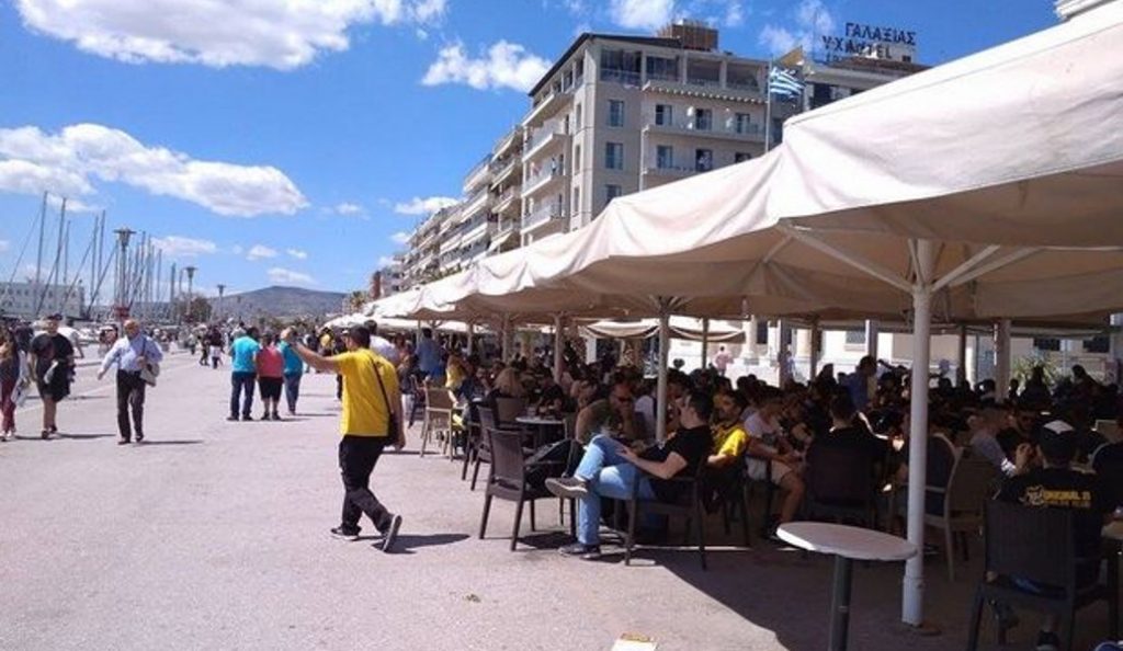 Απλήρωτους λογαριασμούς άφησαν οι οπαδοί ΠΑΟΚ και ΑΕΚ στον Βόλο