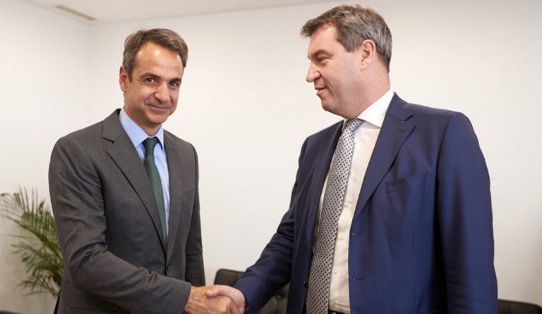 Τετ-α-τετ Μητσοτάκη με τον Βαυαρό υπουργό Οικονομικών