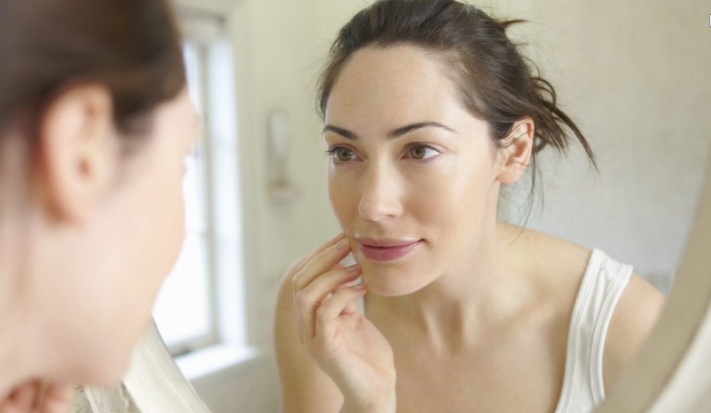 Συνήθειες που βλάπτουν την επιδερμίδα μας