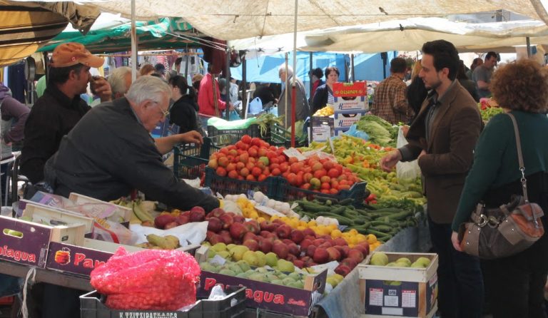 Έρχεται το σχέδιο νόμου για το υπαίθριο εμπόριο