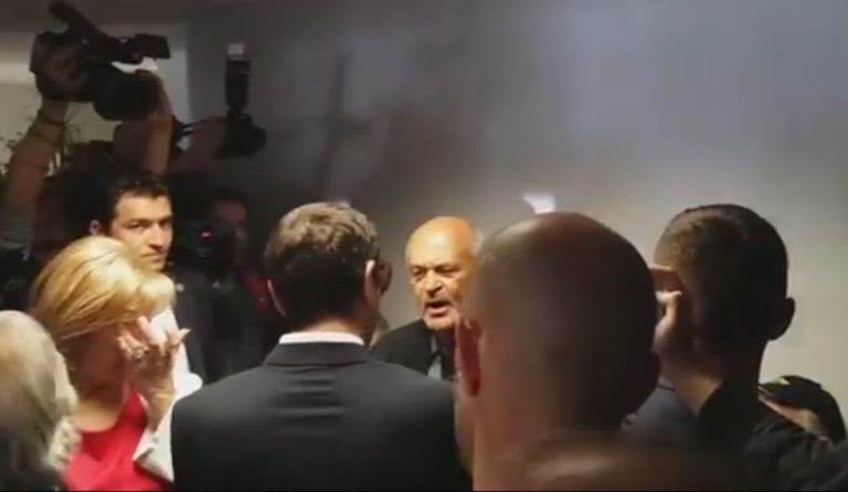 Συνταξιούχος σε Τσίπρα: “Πώς θα ζήσω με 652 ευρώ;” (vid)