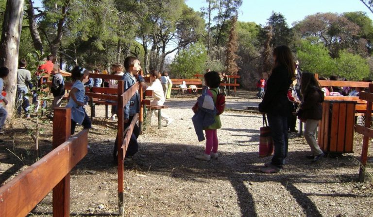 Υπ. Εργασίας: Προσλήψεις 555 ατόμων σε κατασκηνώσεις (pdf)
