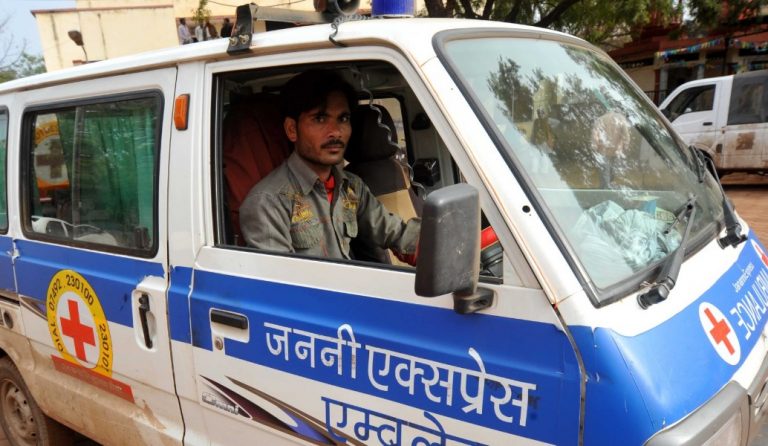 Τουλάχιστον 22 νεκροί από κατάρρευση τοίχου στην  Ινδία