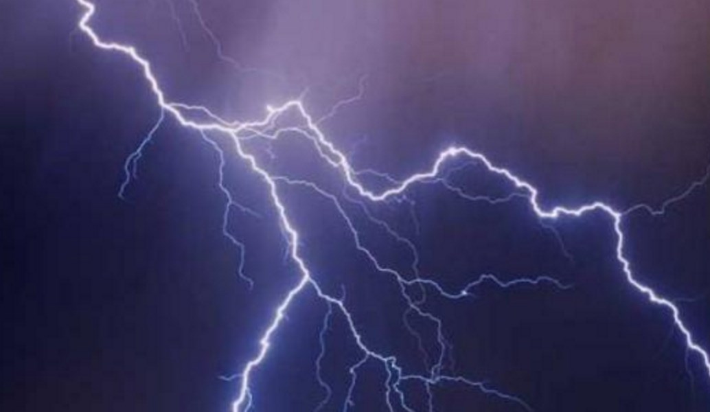 Καιρός: Έπεσαν περισσότεροι από 6.700 κεραυνοί – Πλημμύρες σε πολλές περιοχές