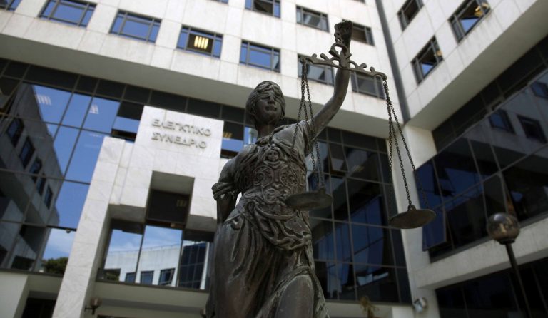 Βόμβα από το Ελεγκτικό Συνέδριο: Ζητούν από χιλιάδες συμβασιούχους να επιστρέψουν μισθούς (vid)
