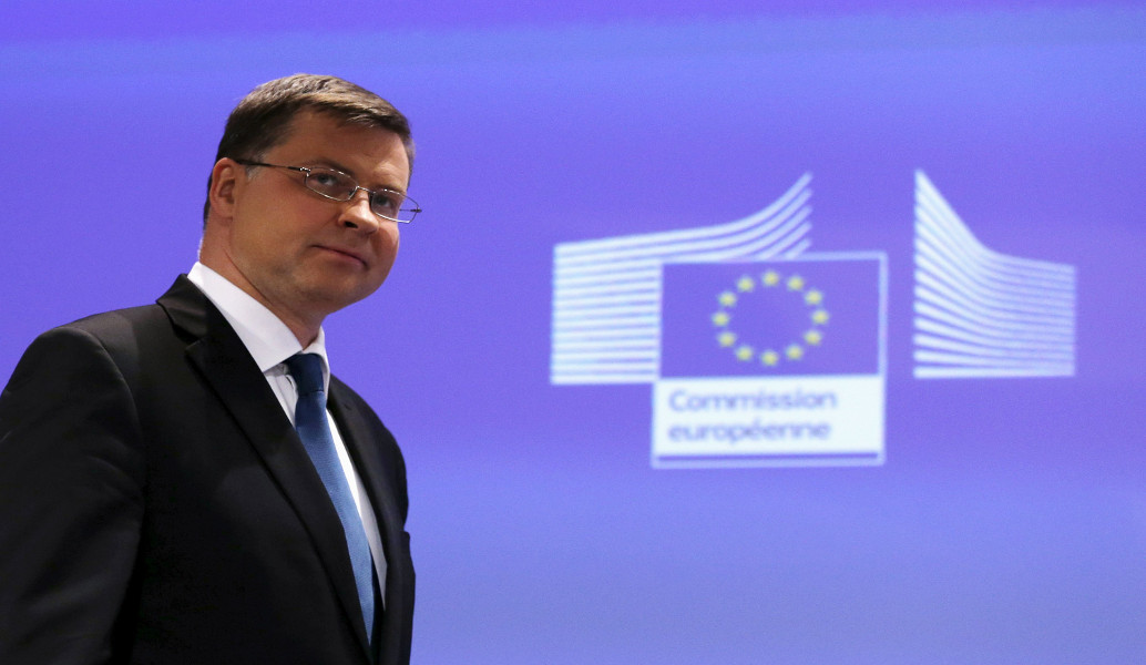 Ντομπρόβσκις: Να συνδεθεί η ελάφρυνση του χρέους με την ανάπτυξη