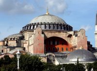 Αγιά Σοφιά: Εισβολή «Γκρίζων Λύκων» στον ιερό ναό (vid)