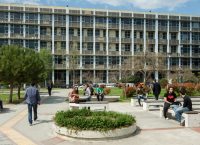 Ανεξέλεγκτη η κατάσταση στο ΑΠΘ: Ναρκωτικά και πορνεία (vid)