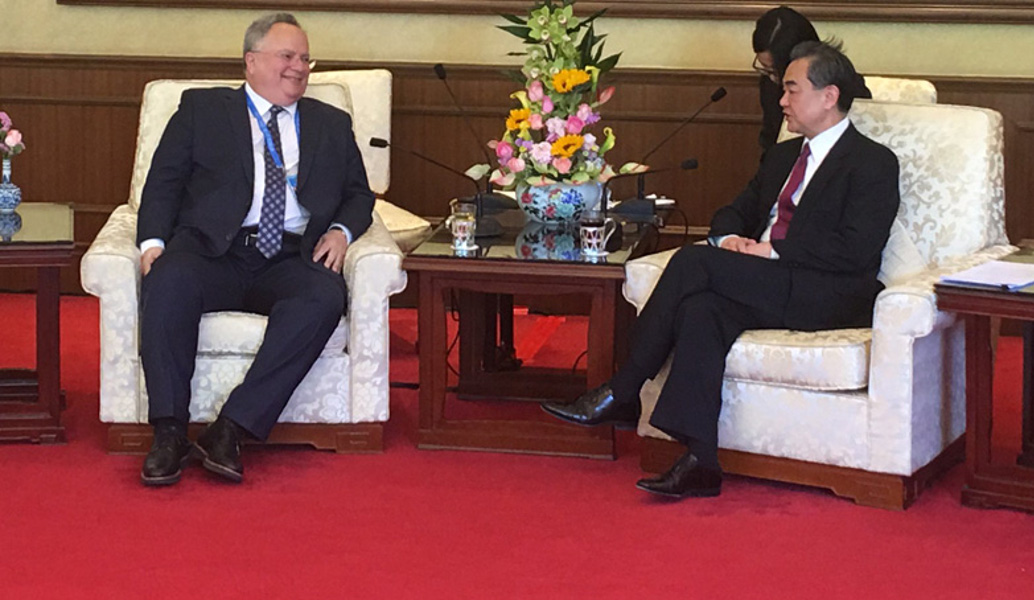 Συνάντηση Κοτζιά με τον Κινέζο ομόλογό του