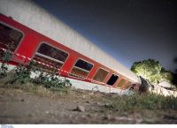 Ανασύρθηκε η μηχανή της σιδηροδρομικής τραγωδίας στο Άδενδρο
