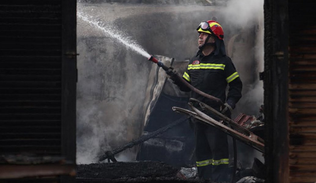 Ένας νεκρός και δύο τραυματίες από την φωτιά στους Αγίους Θεοδώρους