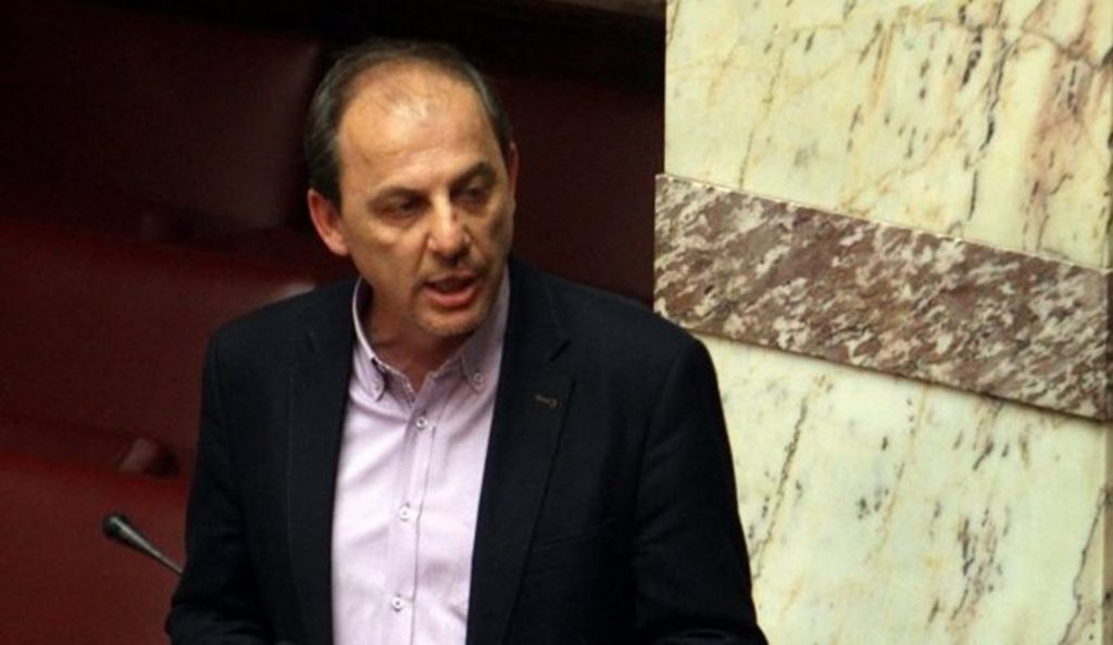 Παραδοχή από βουλευτή του ΣΥΡΙΖΑ: Δεν γνωρίζω οικονομικά, μόνο μπακαλίστικα