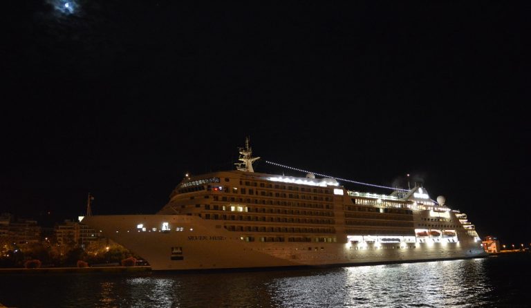 Για πρώτη φορά στον Πειραιά το κρουαζιερόπλοιο Silver Muse (vid)