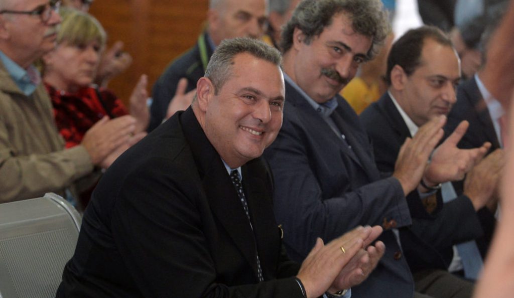 Ο Σταμάτης Γονίδης και η μπάντα του στρατού στο πάρτι Καμμένου – Πολάκη