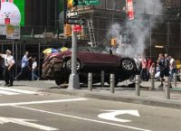 Όχημα παρέσυρε πεζούς στην Times Square της Νέας Υόρκης – Ένας νεκρός, 13 τραυματίες )