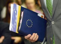 Bloomberg: Πλειστηριασμοί και Ελληνικό τα εμπόδια για την εκταμίευση της δόσης