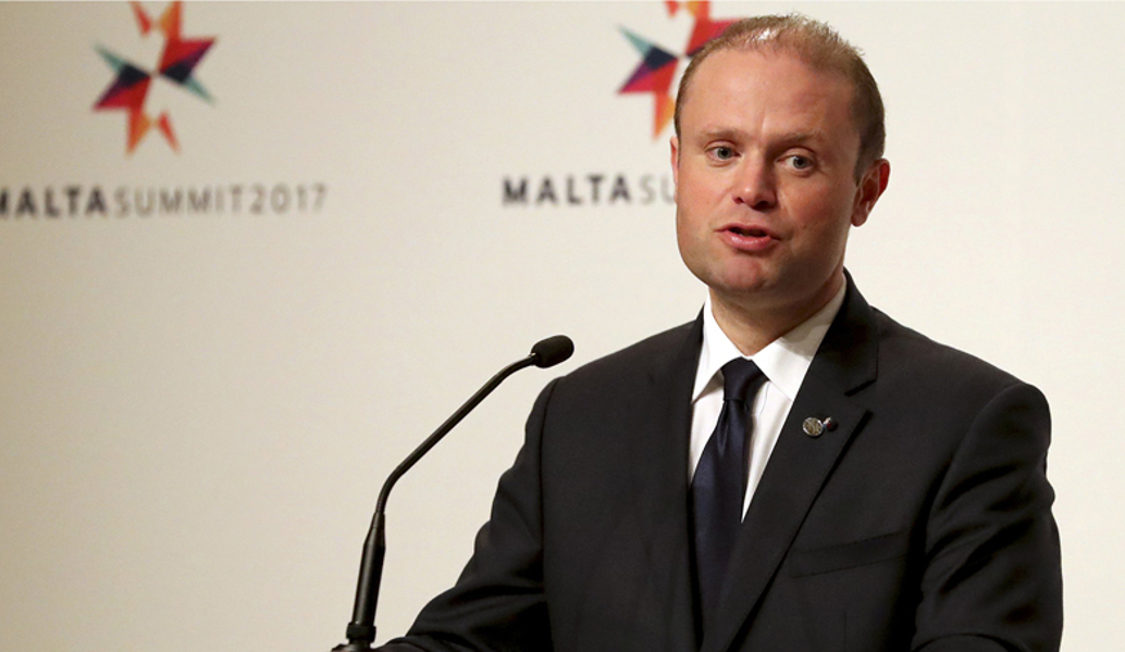 Μάλτα: Ο πρωθυπουργός για τους πρόσφυγες – “Δεν θα επιτρέψω να πετάνε πράγματα στη χώρα μου”