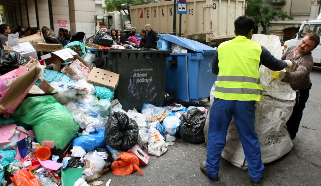 Κρήτη: Συνεχίζουν να απέχουν οι εργαζόμενοι στη καθαριότητα