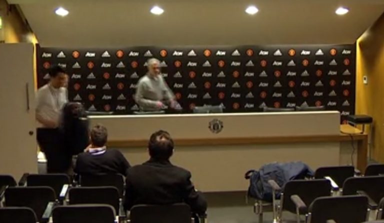 Συνέντευξη Τύπου του Μουρίνιο σε λιγότερο από 10 δευτερόλεπτα (vid)