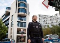 Γερμανία: Αυτοκίνητο εισέβαλε στα γραφεία του SPD (pics)