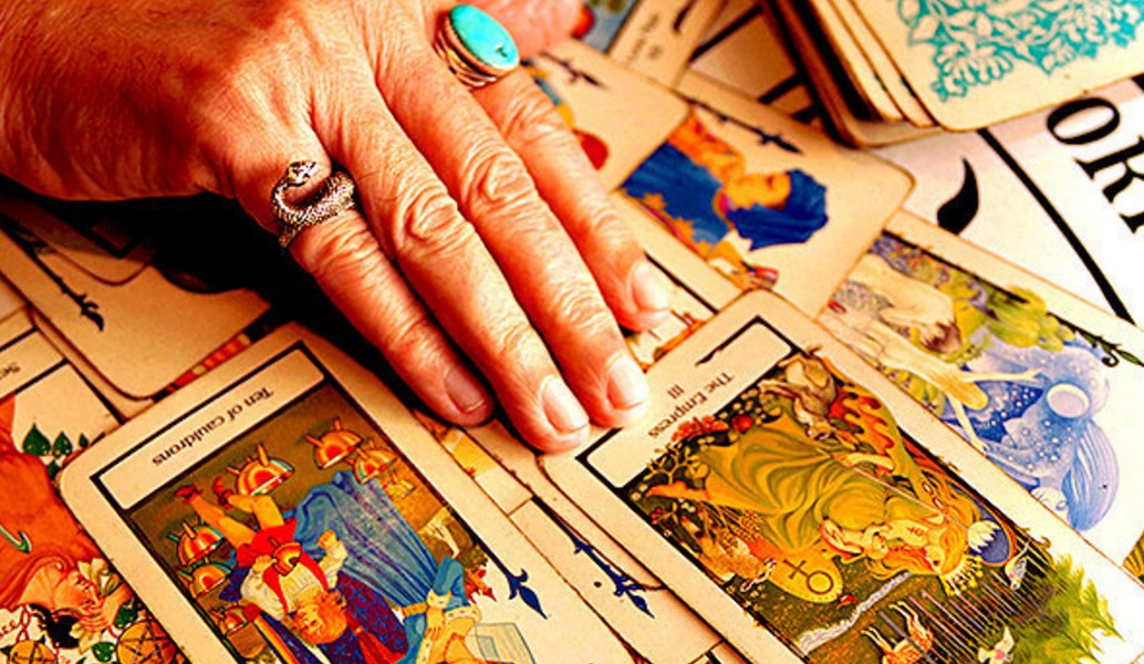 Ερωτικό ταροσκόπιο Ιουνίου για όλα τα ζώδια