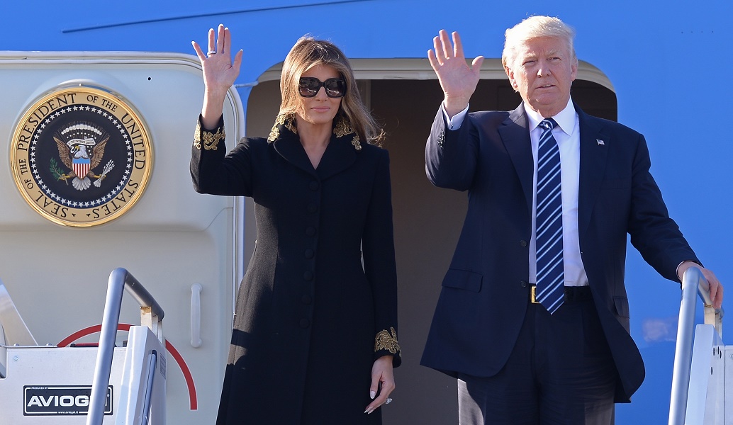 Air Force One: Λύθηκε το μυστήριο – Στο Ιράκ με την Μελάνια ο Τραμπ