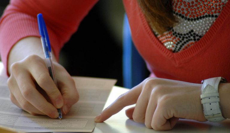 Πανελλαδικές 2017: Το θέμα που έπεσε στο μάθημα Ελληνικής Γλώσσας (pdf)