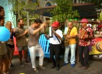 Οι “Μαχητές” τα “σπάνε” με τον Ρουβά στα σοκάκια του Άγιου Δομίνικου (vid)