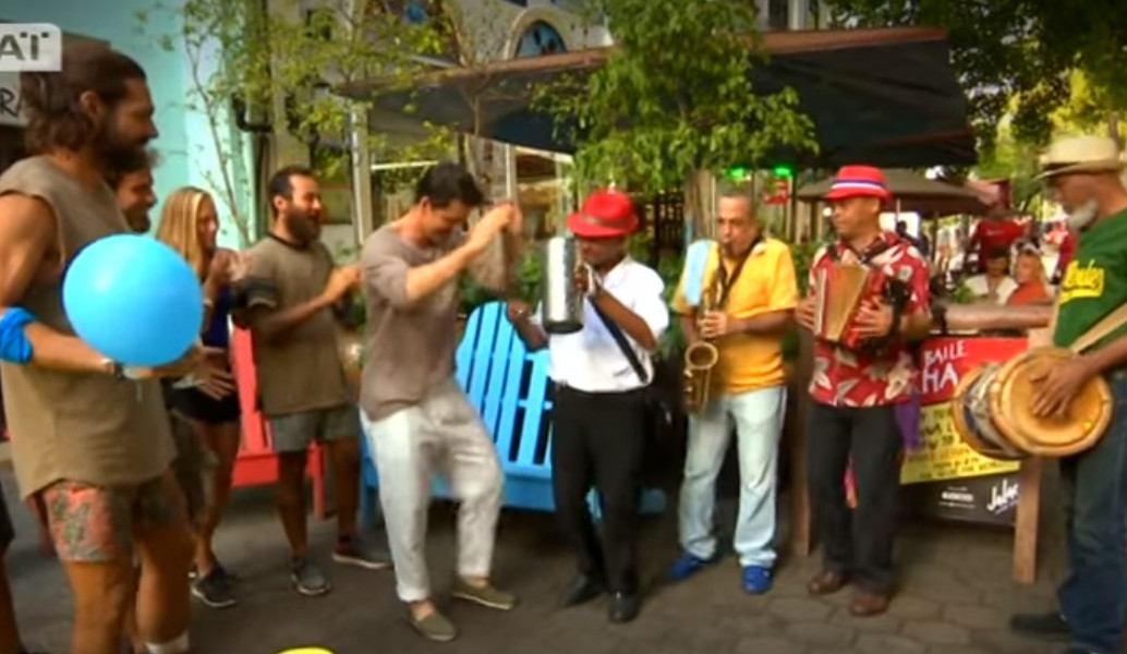 Οι “Μαχητές” τα “σπάνε” με τον Ρουβά στα σοκάκια του Άγιου Δομίνικου (vid)